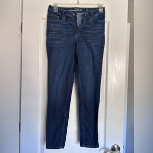 Universal thread- Blue Jeans